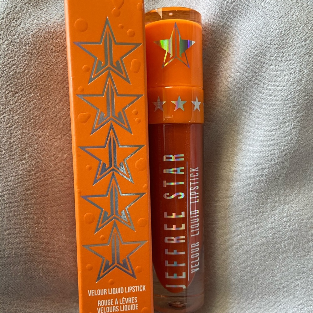 Jeffree Star Cosmetics Velour Lipstick ‘Yummy’